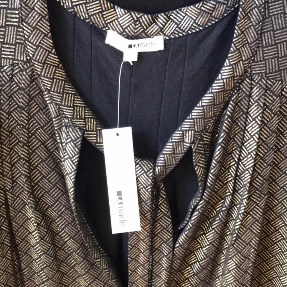 Tunic - Picture 2 of 3